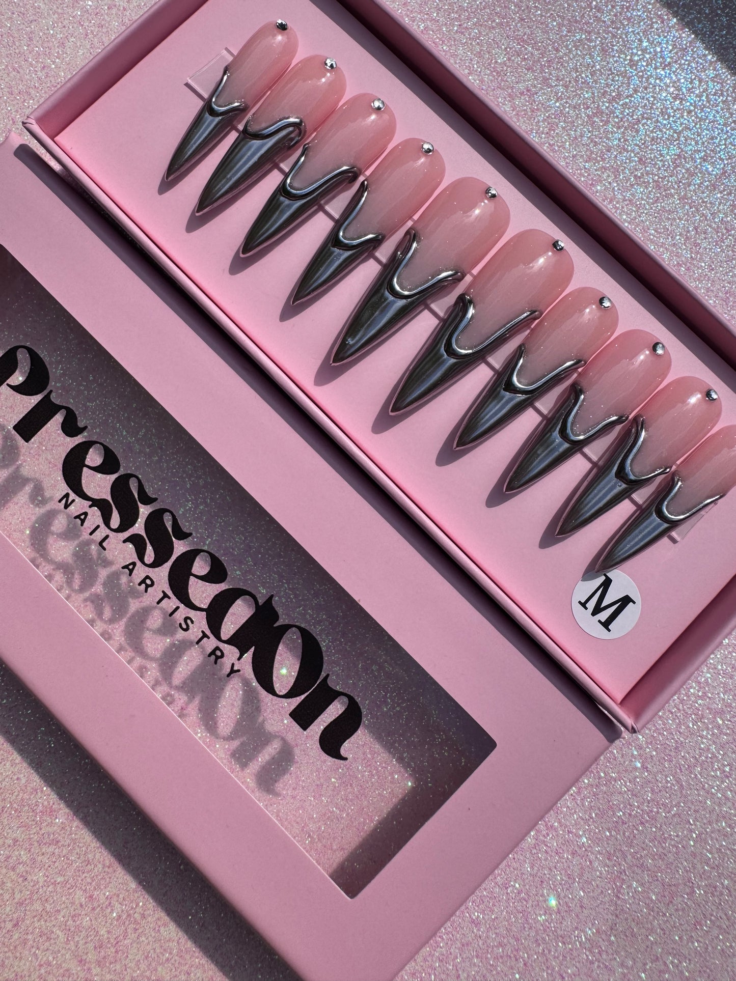 Press on Nails: 3D Chrome