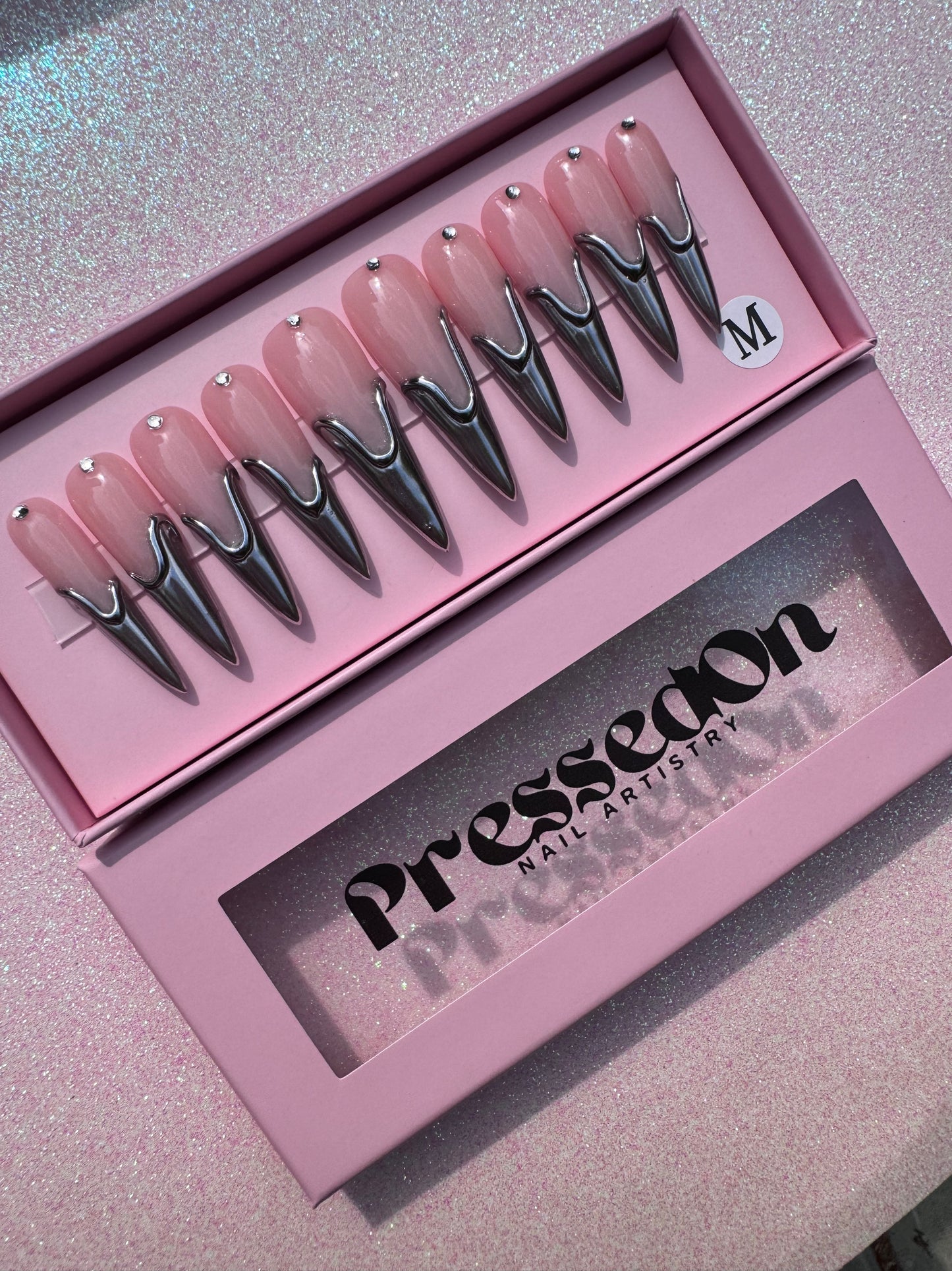 Press on Nails: 3D Chrome