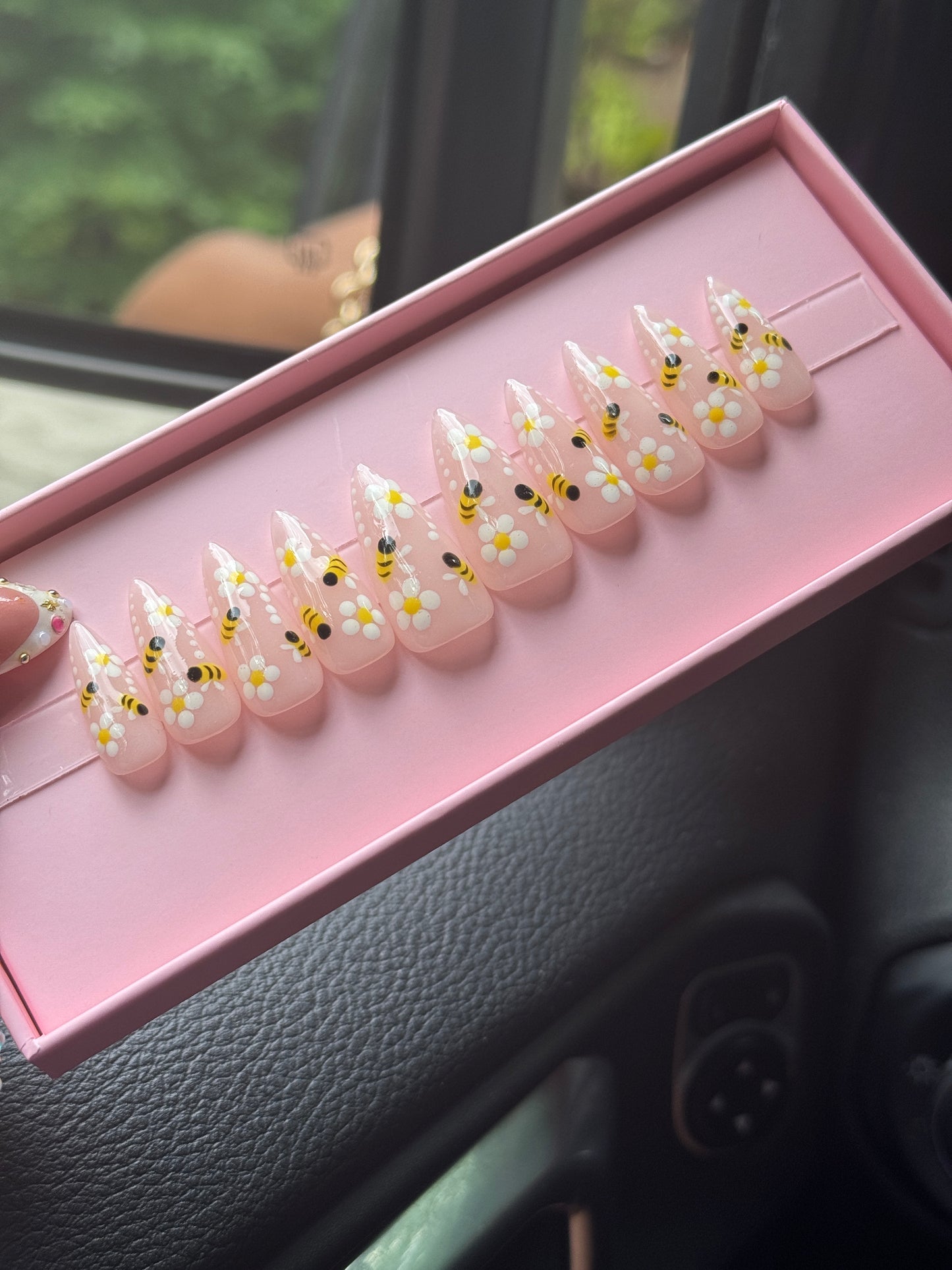 Press on Nails: Bee Happy