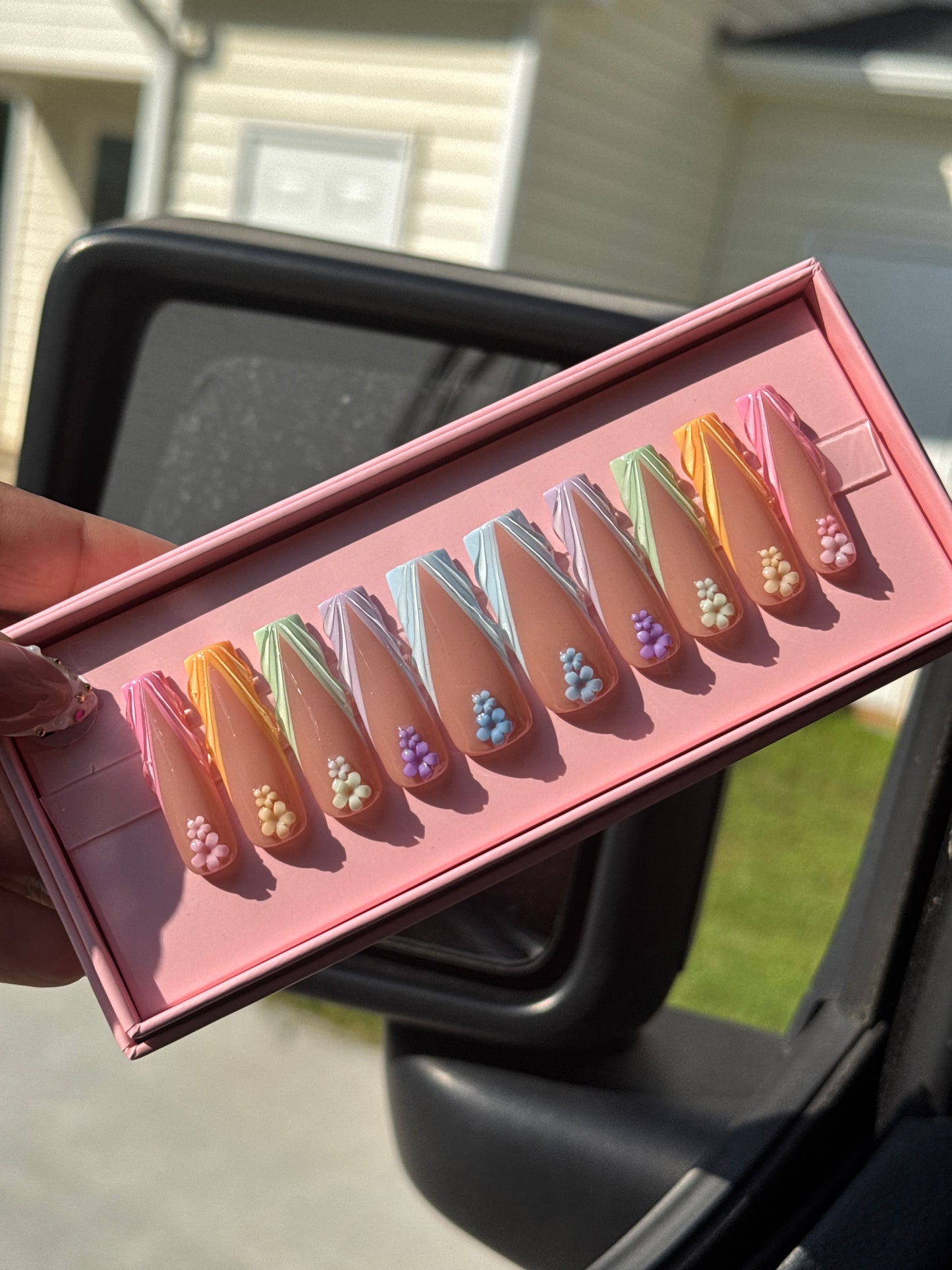 Press on Nails: 3D Charm