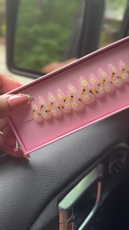 Press on Nails: Bee Happy